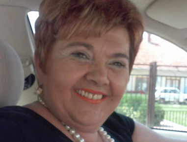 Imala sam glavobolje i vrtoglavice koje sam pokušavala raznim tretmanima da rešim. Tek nakon nameštanja atlasa ti simptomi su nestali i to odmah nakon masaže. Utrnutost ruku je nestala, a tegobe u palčevima, zbog kojih sam trpela velike bolove, za mene su prošlost. Kolena, vrat i ledja me više ne bole, a cirkulacija mi se poboljšala. Osećam se preporodjeno.