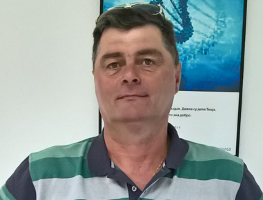 Pre šest meseci sam namestio atlas i potpuno se sve promenilo posle toga. Nemam vrtoglavicu, bolove u vratu i ramenima. Svi bolovi u predelu plećki su nestali. Nemam nesvesticu kada se savijem u jednu ili drugu stranu. Pokreti glave u jednu i drugu stranu su bezbolni i mnogo laki. Normalno sada gledam na gore sa dignutom glavom bez nesvestice.